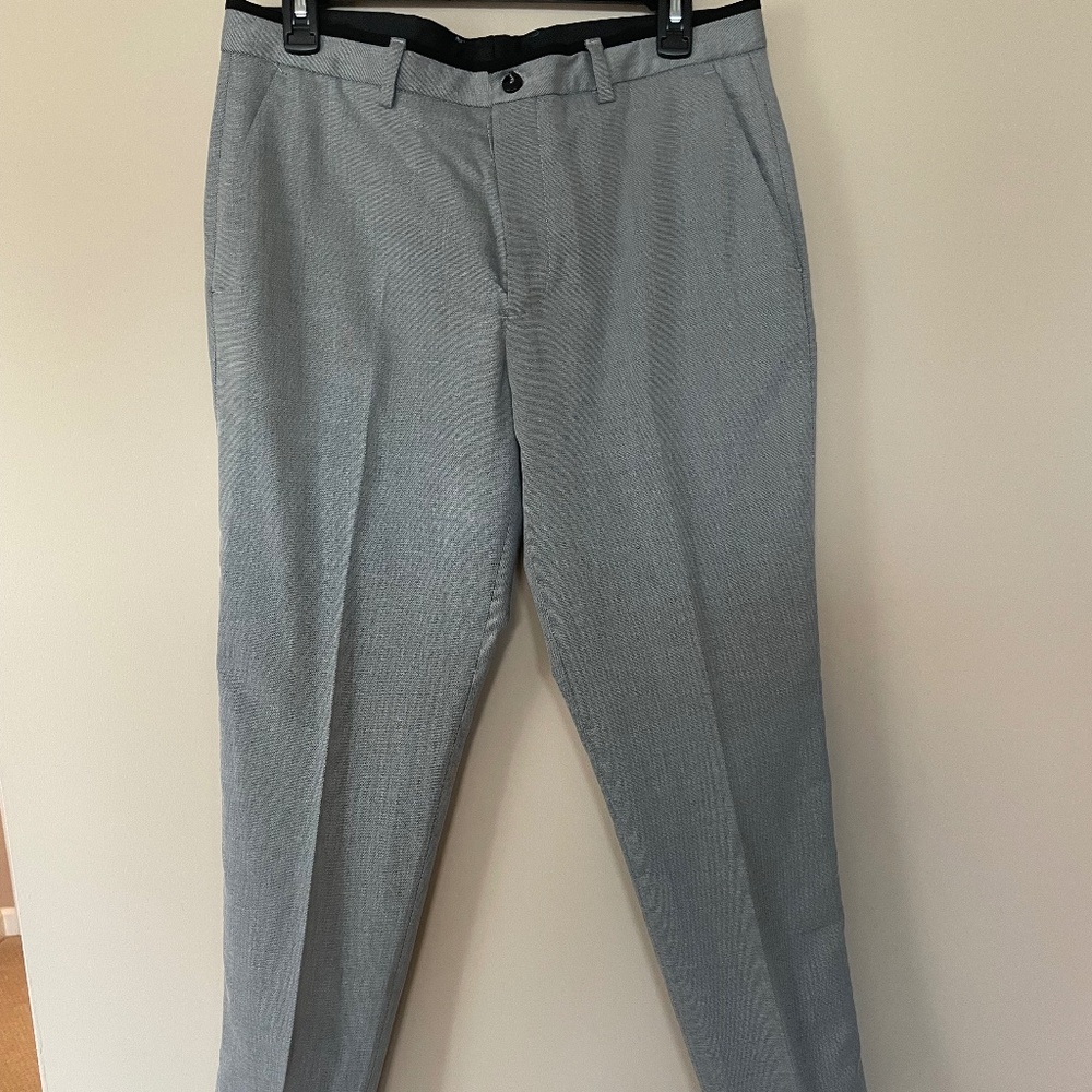 Zara men's light grey, light weight slack with comfy stretch.